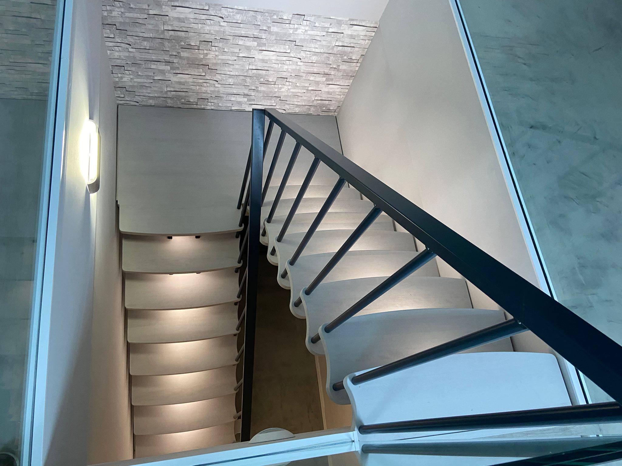 Escaleras Madrid de madera con luz led