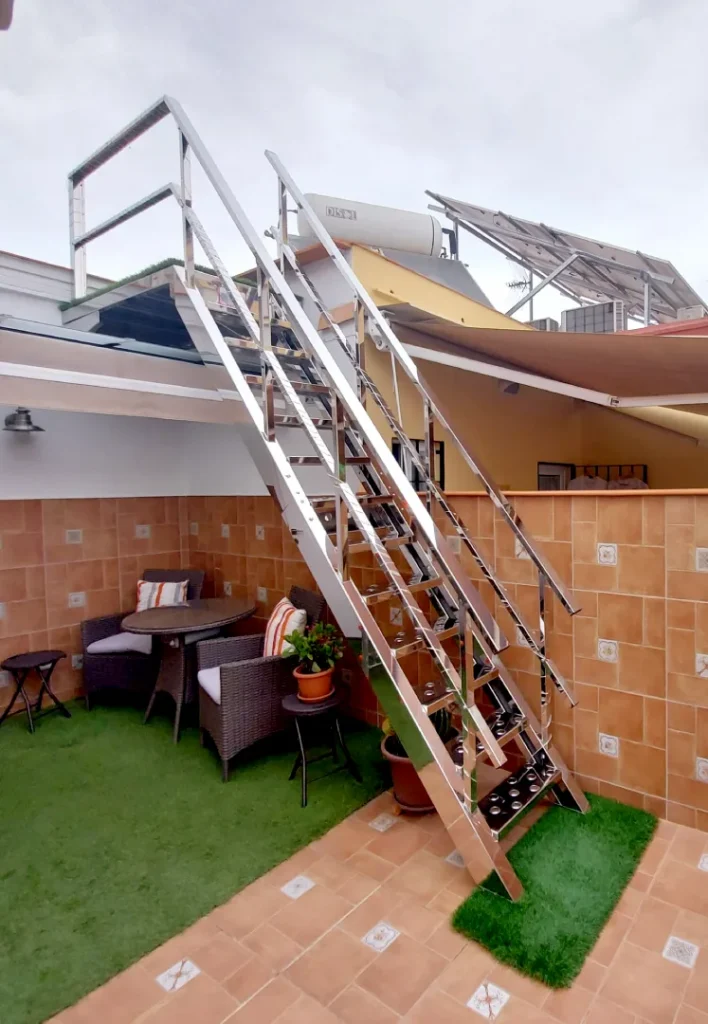 Escalera de acero inoxidable para Andalucia en exterior